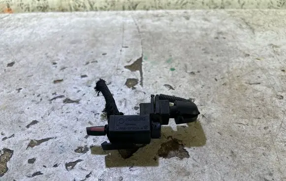 BMW 3 E90 E91 Turbo solenoid valve 72234100 1742712 02T036