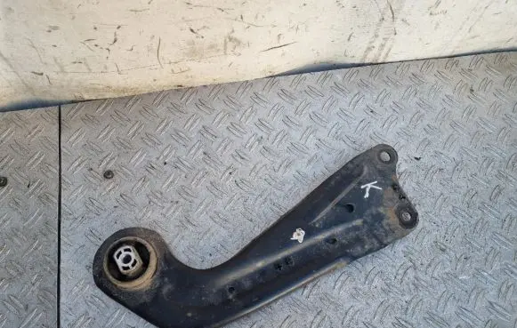 Volkswagen Golf VII Rear upper control arm/wishbone 5Q0505225C