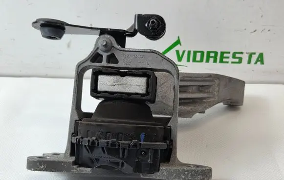 Nissan NV300 Engine mount bracket 112101360R
