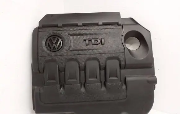 Volkswagen Tiguan Engine cover (trim) 04L103925Q 04L103925S 04L103954T