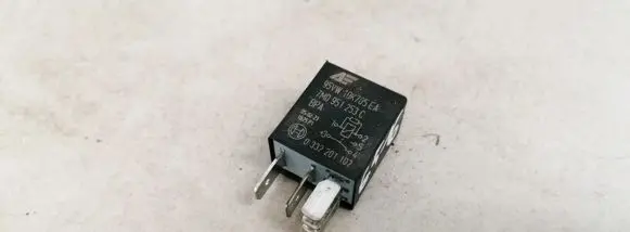 Volkswagen Golf Plus Other relay 7M0951253C 95VW10K705EA