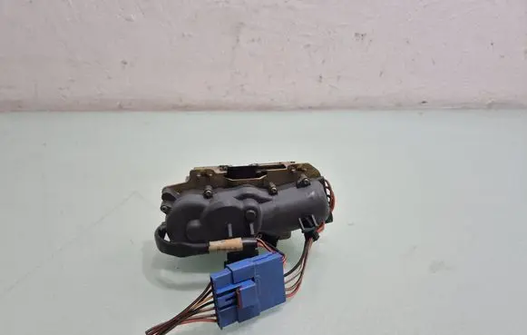 Chrysler Voyager Tailgate/trunk/boot lock/catch/latch 