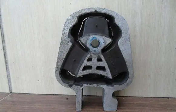 Ford S-MAX Engine mount bracket DS736P08AD