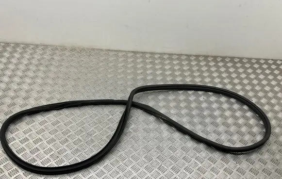Jeep Grand Cherokee WL Rubber seal front door (on door)