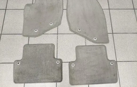 Volvo V70 Car floor mat set