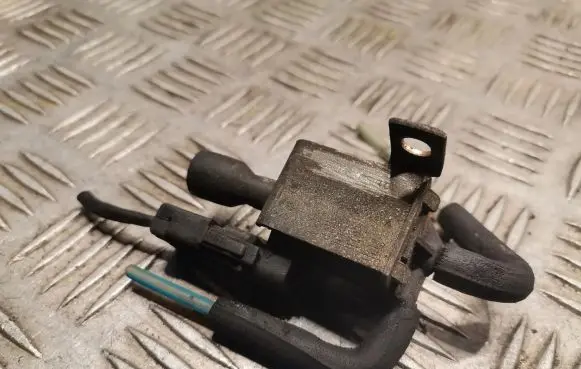 Mercedes-Benz E W124 Turbo solenoid valve 0015407097