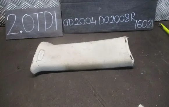 Skoda Octavia Mk2 (1Z) (A) pillar trim