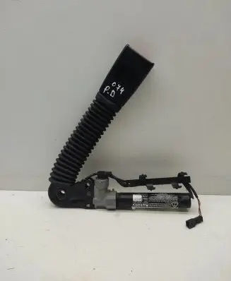 BMW 5 F10 F11 Front seatbelt buckle 615796400 G224801A