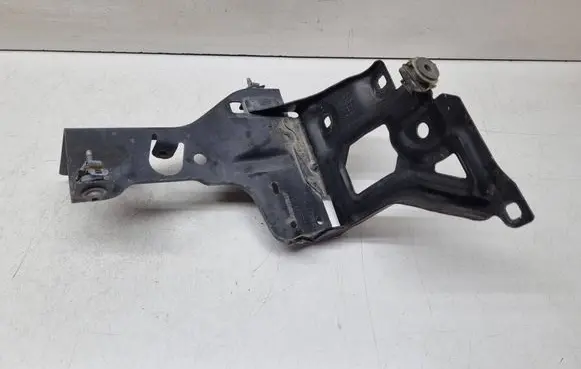 BMW 2 F46 Headlight/headlamp mounting bracket 7302531