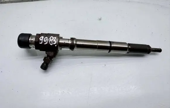 Volkswagen Golf VI Fuel injector 03L130277B