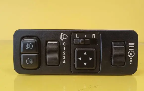 Mitsubishi Carisma Headlight level height control switch MR740608