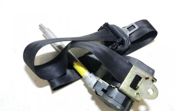 Audi A3 S3 8L Front seatbelt