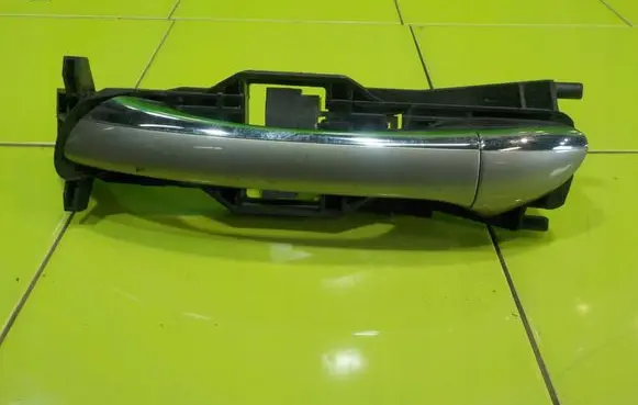 Mercedes-Benz CLS C219 Front door exterior handle PRZOD