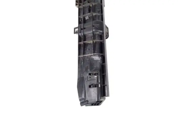 BMW 1 E81 E87 Radiator mount bracket 7524912