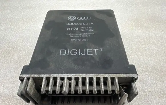 Volkswagen Golf II Engine control unit/module 030906021A 5WP6002
