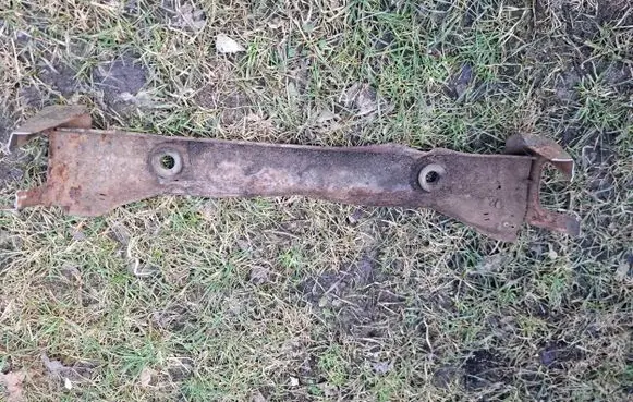 Mercedes-Benz W123 Bottom radiator support slam panel 