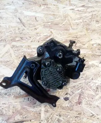 Audi A6 S6 C6 4F Fuel injection high pressure pump 0445010090 059130755E