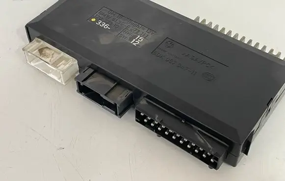 BMW 7 E38 Comfort/convenience module 61358372141 8372141