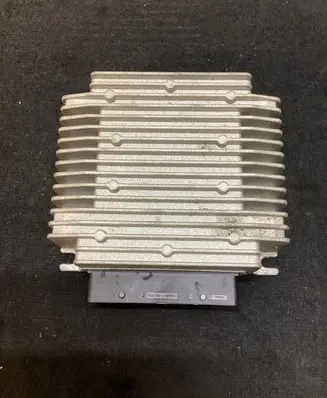 Tesla Model S Sound amplifier 100483310A 10003500010