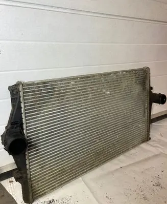 Volvo V70 Intercooler radiator