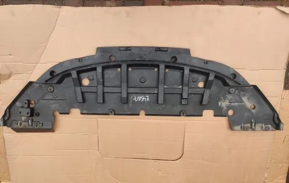 Renault Zoe Front bumper skid plate/under tray 622353764R