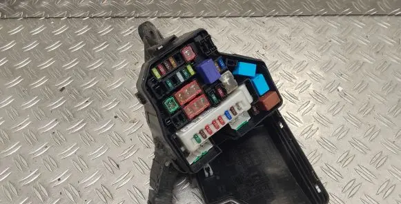 Toyota Verso-S Fuse box set