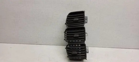 Chrysler Town & Country IV Dash center air vent grill 05009038AA