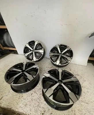Peugeot 3008 II R18 alloy rim 98116350EH