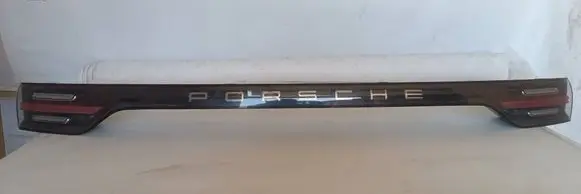 Porsche Cayenne (9Y0 9Y3) Rear light center trim bar blend 9Y0945081F 20640001 T9Y0081