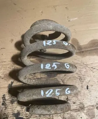 Volkswagen Transporter - Caravelle T4 Rear coil spring