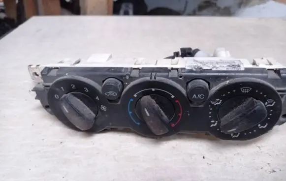 Ford Focus Climate control unit 3M5T19980AD