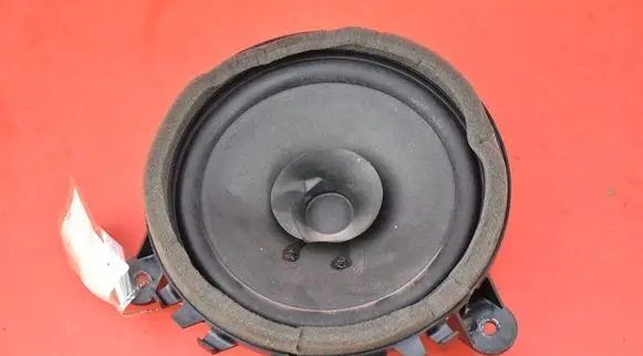 Volvo V70 Subwoofer speaker 30657444