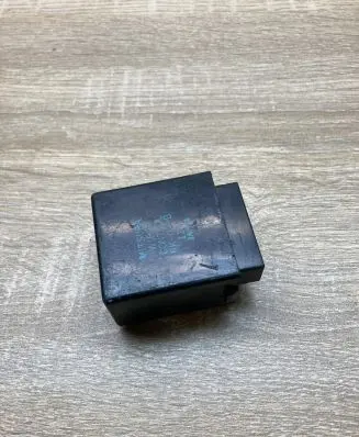 Subaru Forester SF Window wiper relay RK0098