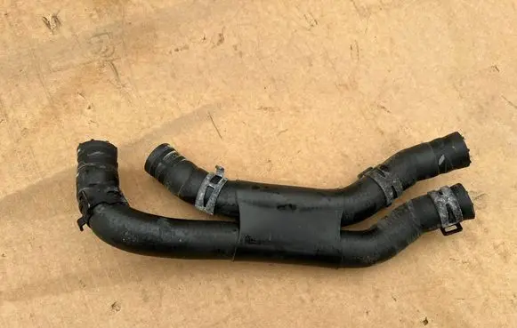 Audi A4 S4 B9 Engine coolant pipe/hose 8W0122445C