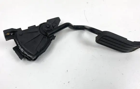 Volkswagen Sharan Accelerator throttle pedal 7M2721603 98VW9F836CA 6PV00777005