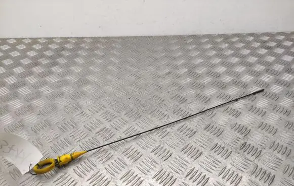 Volkswagen PASSAT B8 Oil level dip stick 04L115611F