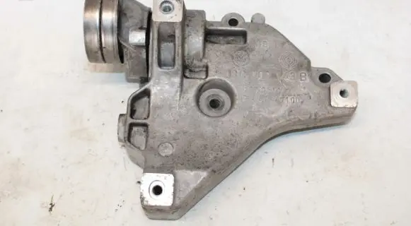 Volkswagen Golf V A/C compressor mount bracket 03C903143B 03C145299L