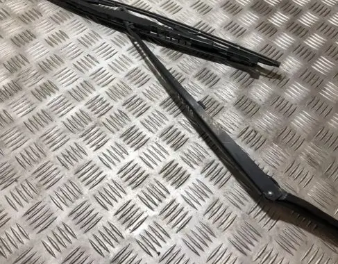 BMW 3 E46 Front wiper blade arm