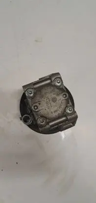 Jaguar XJ X350 Power steering pump