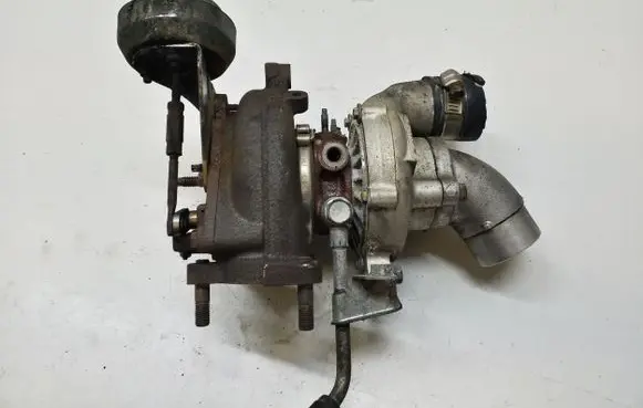Lexus IS 220D-250-350 Turbo 1720126010 VB15