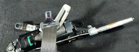 Volvo V70 Front seatbelt 1120600