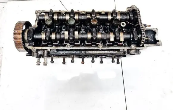 Hyundai Coupe Engine head 