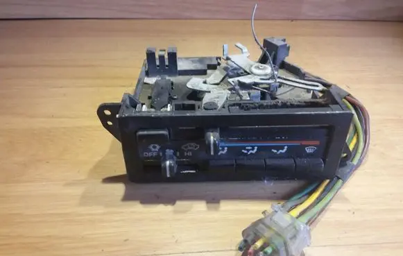 Chrysler Voyager Climate control unit 4677225