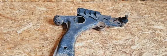 Volkswagen PASSAT B4 Front lower control arm/wishbone 357407158