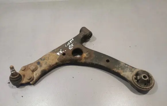 Toyota Corolla Verso E121 Front lower control arm/wishbone