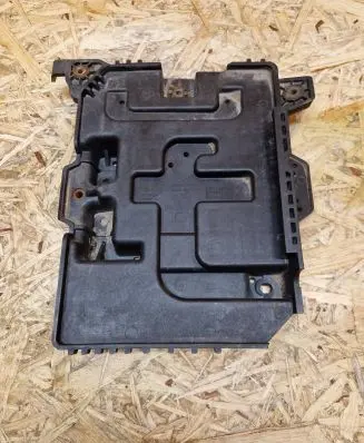 Battery tray
