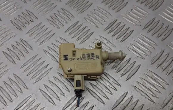Seat Leon (1M) Tailgate boot lock/latch motor 3B095972