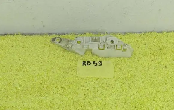 Front bumper mounting bracket