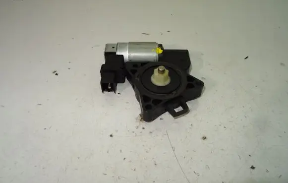 Mazda 6 Rear door window regulator motor GJ6A5858X