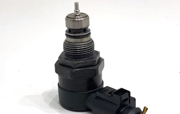 Audi A6 S6 C6 4F Fuel pressure regulator 057130764B